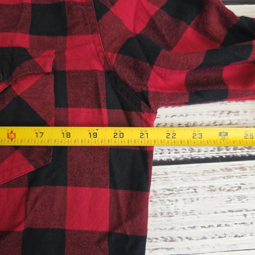 Levi's Red & Black Buffalo Plaid Flannel Shirt Medium Long Sleeve‎ Button Up